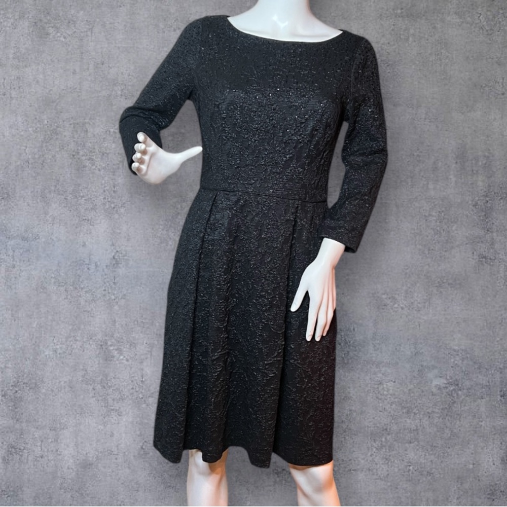 Adriana Papell cocktail dress,/bugle beads/ sequins,stretch hidden zipper Sz. 6